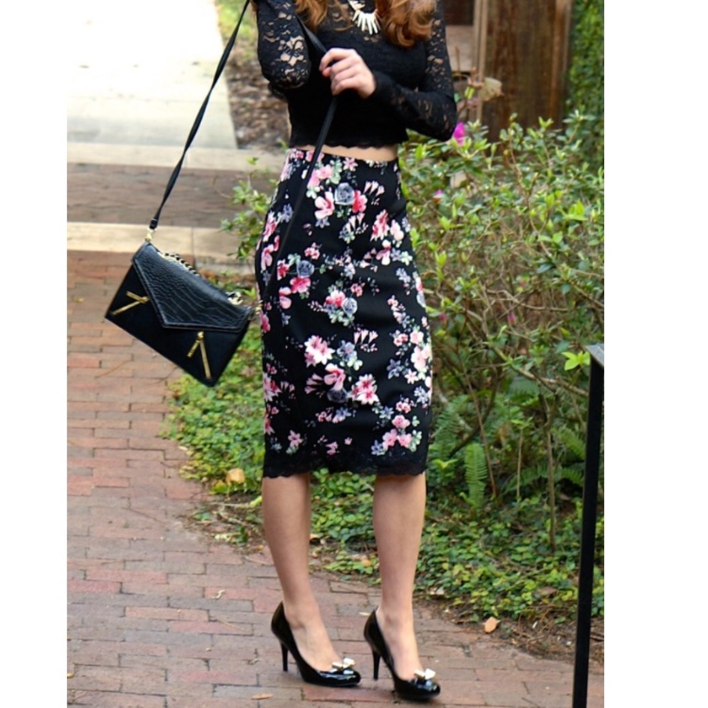 MOVING SALE! NWT express floral midi a-line skirt